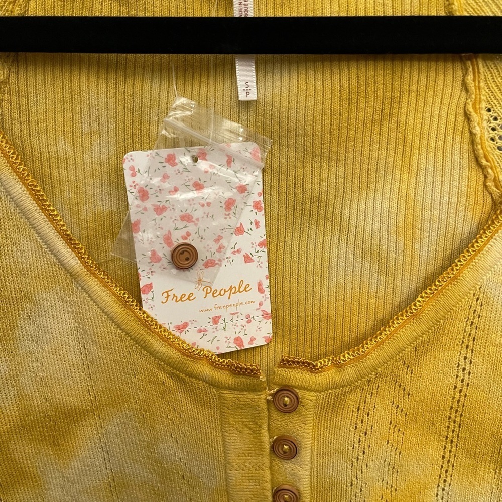 Free People Rory Tie Dye Printed 3/4 Sleeve Henley Buttered Up Top Sz S - Picture 6 of 10